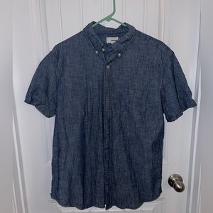 Mens Large. Button down short sleeve shirt, gray